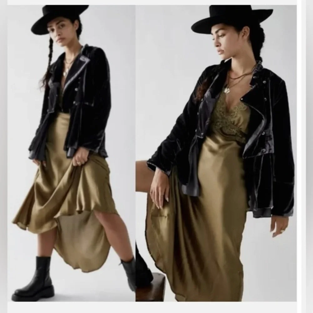 Free People Faye black Ebony Velvet Jacket‎ Size Small brand new